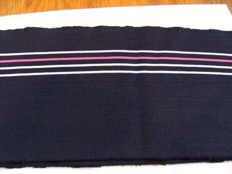 There are many styles of flat knitting rib fabrics.